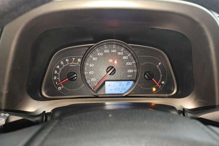 Used Toyota RAV4 2015 2.0L CVT Two-Wheel Drive Fashion Edition Instrument Cluster