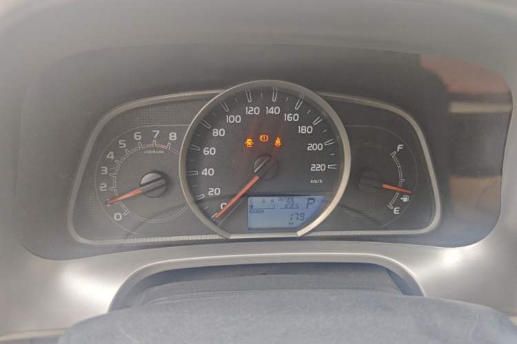 Used Toyota RAV4 2015 2.0L CVT Two-Wheel Drive Fashion Edition Instrument Cluster