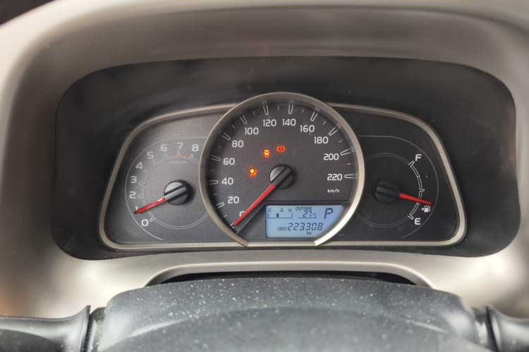 Used Toyota RAV4 2015 2.0L CVT Two-Wheel Drive Fashion Edition Instrument Cluster