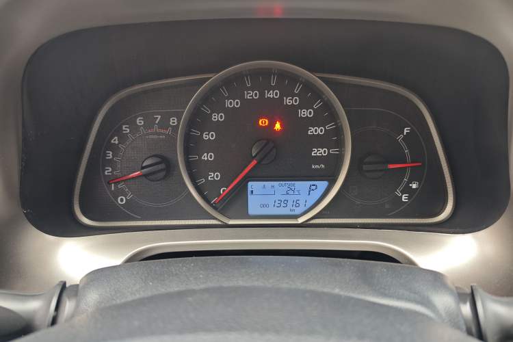 Used Toyota RAV4 2015 2.0L CVT Two-Wheel Drive Fashion Edition Instrument Cluster