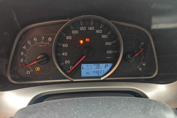 Used Toyota RAV4 2015 2.0L CVT Two-Wheel Drive Fashion Edition Instrument Cluster