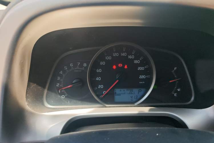 Used Toyota RAV4 2015 2.0L CVT Two-Wheel Drive Fashion Edition Instrument Cluster