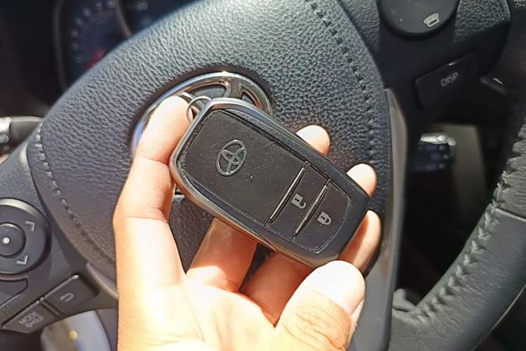 Used Toyota RAV4 2015 2.5L Automatic 4x4 Elite Edition Interior 1
