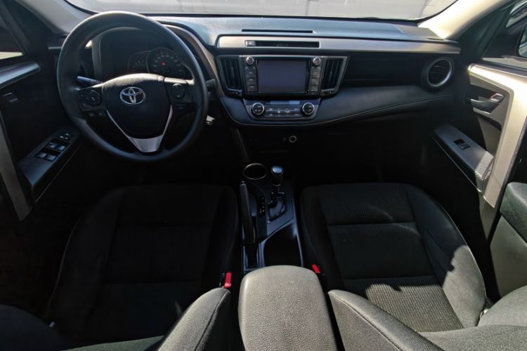 Used Toyota RAV4 2015 2.0L CVT Two-Wheel Drive Fashion Edition Interior 1