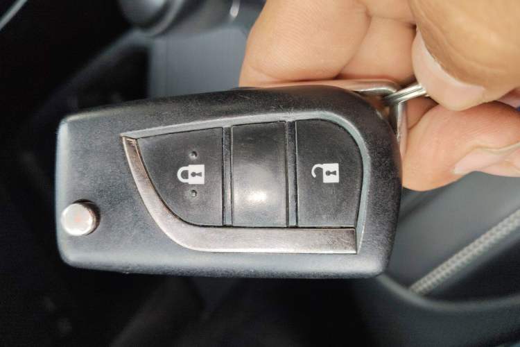 Used Toyota RAV4 2015 2.0L CVT Two-Wheel Drive Fashion Edition Interior 1