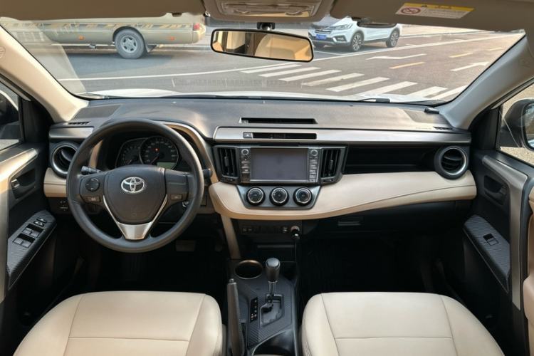 Used Toyota RAV4 2015 2.0L CVT Two-Wheel Drive Urban Edition Interior 1