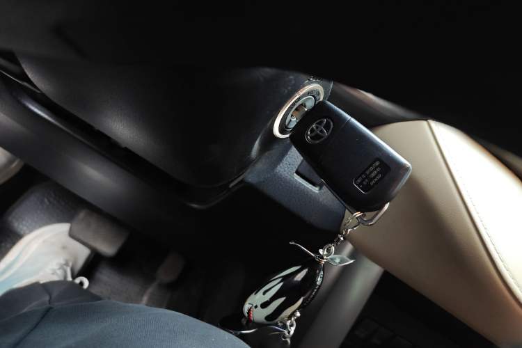 Used Toyota RAV4 2015 2.0L CVT Two-Wheel Drive Urban Edition Interior 1