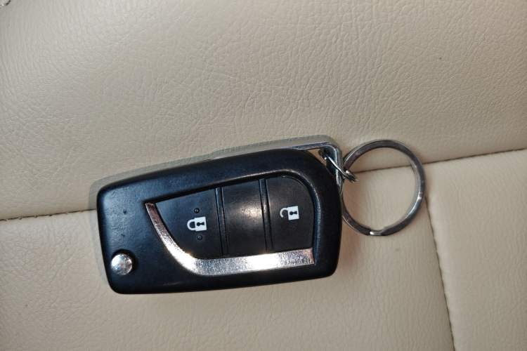 Used Toyota RAV4 2015 2.0L CVT Two-Wheel Drive Fashion Edition Interior 1