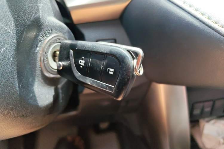 Used Toyota RAV4 2015 2.0L CVT Two-Wheel Drive Fashion Edition Interior 1