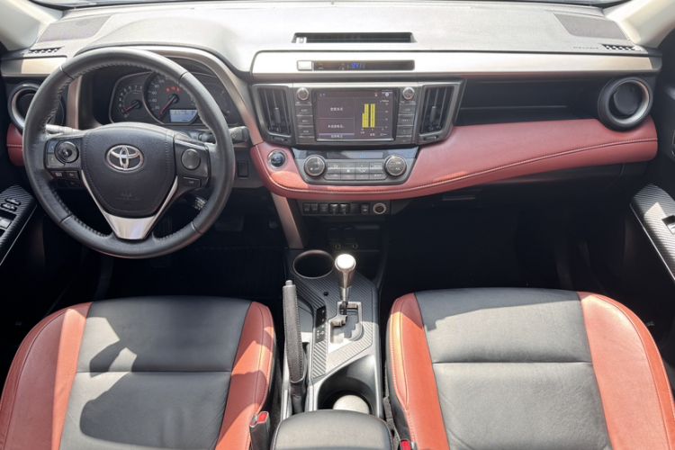 Used Toyota RAV4 2015 2.5L Automatic 4x4 Elite Edition Interior 1