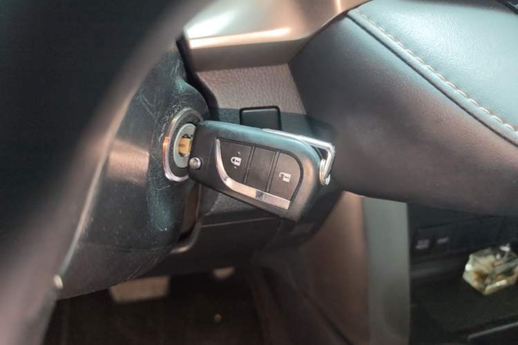Used Toyota RAV4 2015 2.0L CVT Two-Wheel Drive Fashion Edition Interior 1