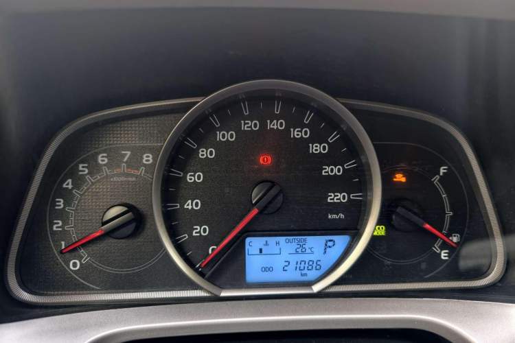 Used Toyota RAV4 2015 2.5L Automatic 4x4 Elite Edition Interior 4