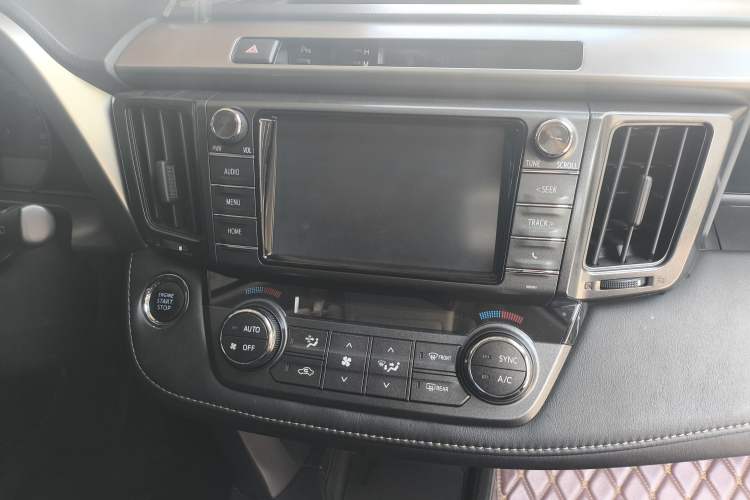 Used Toyota RAV4 2015 2.5L Automatic 4x4 Elite Edition Interior 5