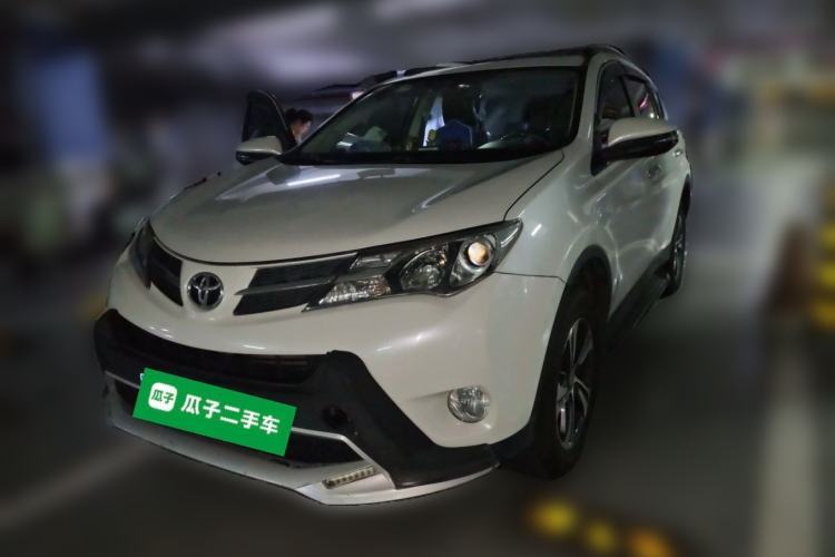 Used Toyota RAV4 2015 2.0L CVT Four-Wheel Drive New Edition Guazi used car, China used car export, Used car for sale, Used cars, Cheapest cars for sale