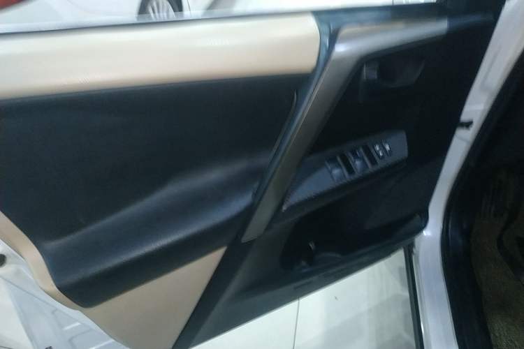 Used Toyota RAV4 2015 2.0L CVT Two-Wheel Drive Urban Edition Left Front Door Interior