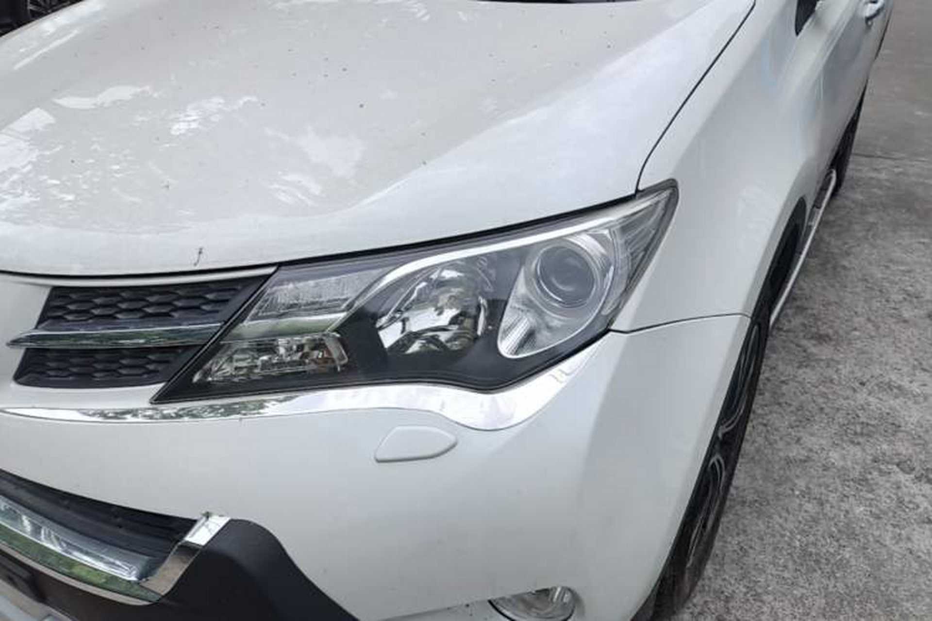 Used Toyota RAV4 2015 2.5L Automatic 4x4 Elite Edition Left Front Headlight