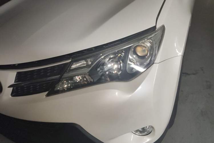 Used Toyota RAV4 2015 2.0L CVT Two-Wheel Drive Fashion Edition Left Front Headlight