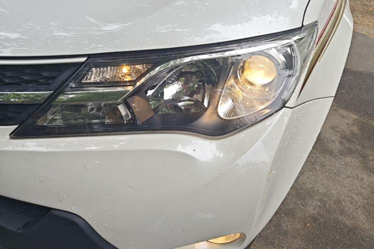Used Toyota RAV4 2015 2.0L CVT Four-Wheel Drive New Edition Left Front Headlight