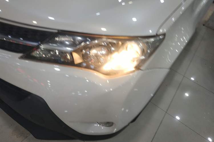 Used Toyota RAV4 2015 2.0L CVT Two-Wheel Drive Urban Edition Left Front Headlight