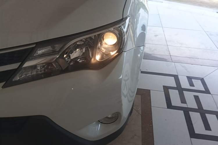 Used Toyota RAV4 2015 2.0L CVT Two-Wheel Drive Fashion Edition Left Front Headlight