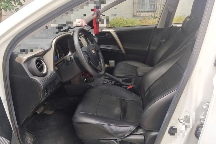 Used Toyota RAV4 2015 2.0L CVT Two-Wheel Drive Fashion Edition Left Front Seat