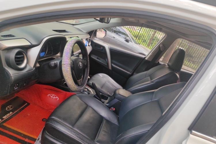 Used Toyota RAV4 2015 2.5L Automatic 4x4 Elite Edition Left Front Seat