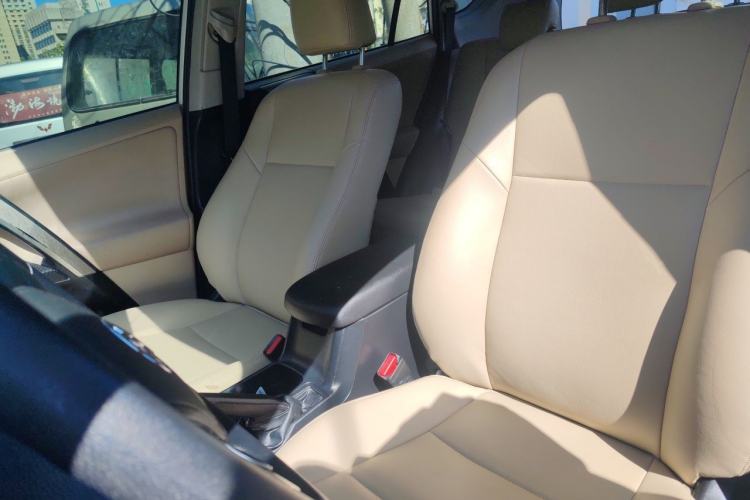 Used Toyota RAV4 2015 2.0L CVT Two-Wheel Drive Urban Edition Left Front Seat