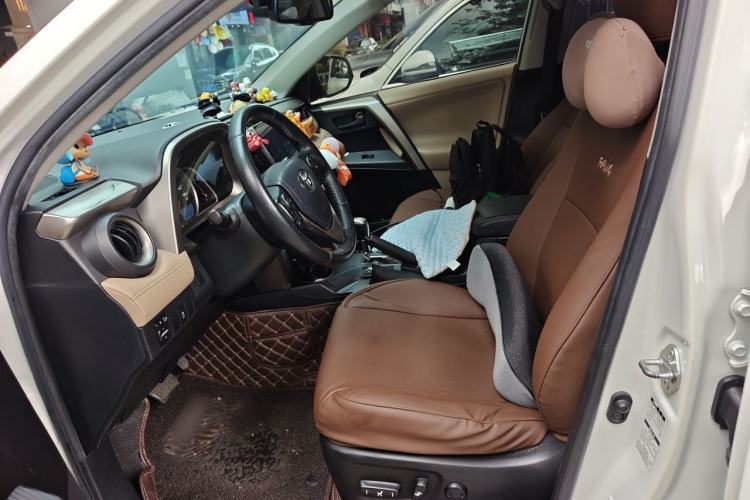 Used Toyota RAV4 2015 2.5L Automatic 4x4 Elite Edition Left Front Seat