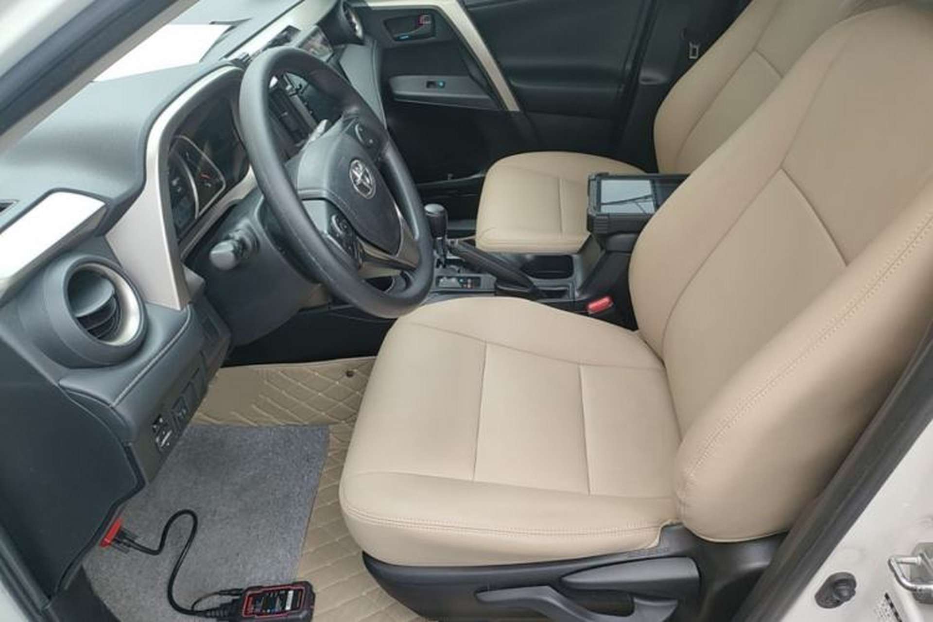 Used Toyota RAV4 2015 2.0L CVT Two-Wheel Drive Fashion Edition Left Front Seat
