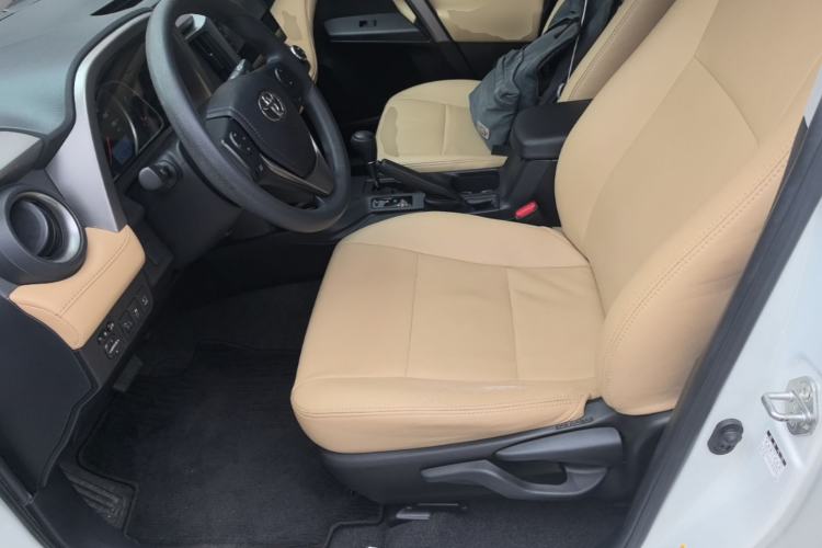 Used Toyota RAV4 2015 2.0L CVT Two-Wheel Drive Fashion Edition Left Front Seat