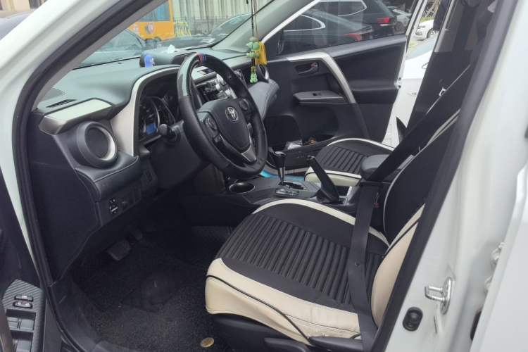 Used Toyota RAV4 2015 2.0L CVT Two-Wheel Drive Fashion Edition Left Front Seat