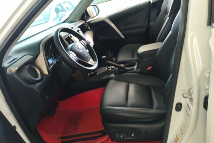 Used Toyota RAV4 2015 2.5L Automatic 4x4 Elite Edition Left Front Seat