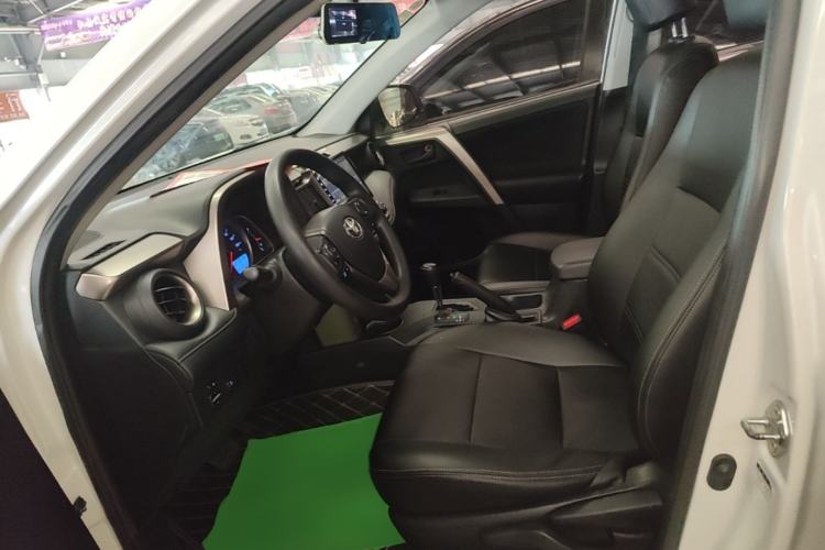 Used Toyota RAV4 2015 2.0L CVT Two-Wheel Drive Fashion Edition Left Front Seat