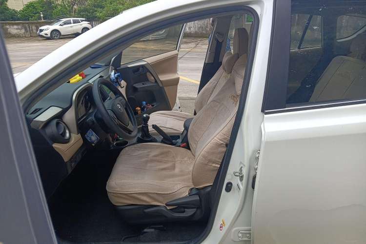 Used Toyota RAV4 2015 2.0L Manual Two-Wheel Drive Urban Edition Left Front Seat