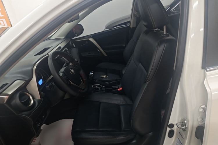 Used Toyota RAV4 2015 2.5L Automatic 4x4 Elite Edition Left Front Seat