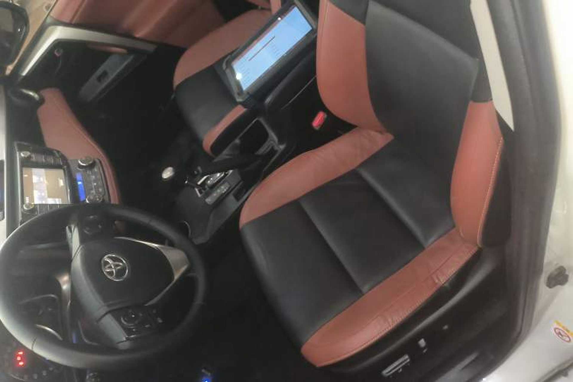 Used Toyota RAV4 2015 2.5L Automatic 4x4 Elite Edition Left Front Seat