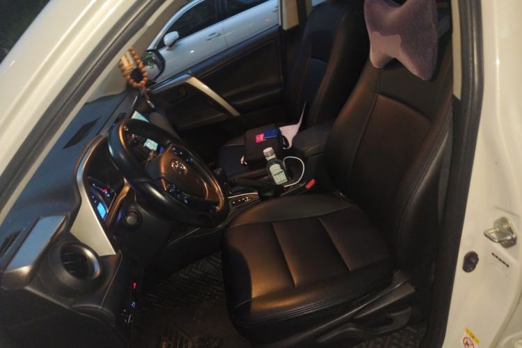 Used Toyota RAV4 2015 2.0L CVT Two-Wheel Drive Fashion Edition Left Front Seat