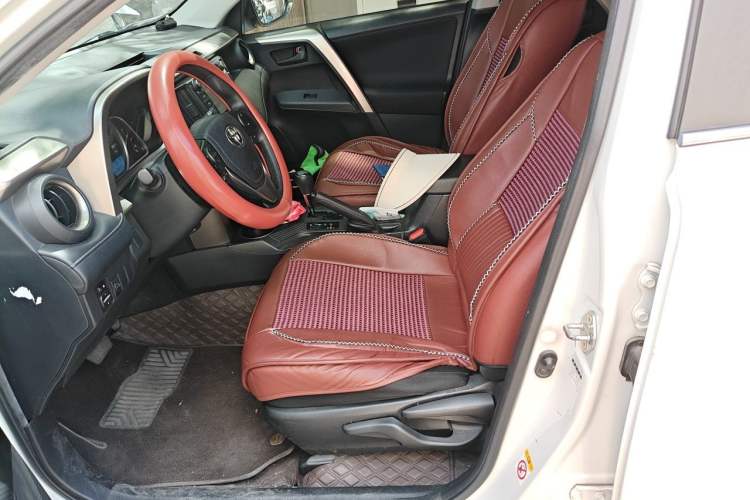 Used Toyota RAV4 2015 2.0L CVT Two-Wheel Drive Fashion Edition Left Front Seat