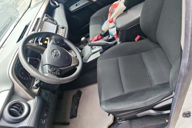 Used Toyota RAV4 2015 2.0L CVT Two-Wheel Drive Fashion Edition Left Front Seat