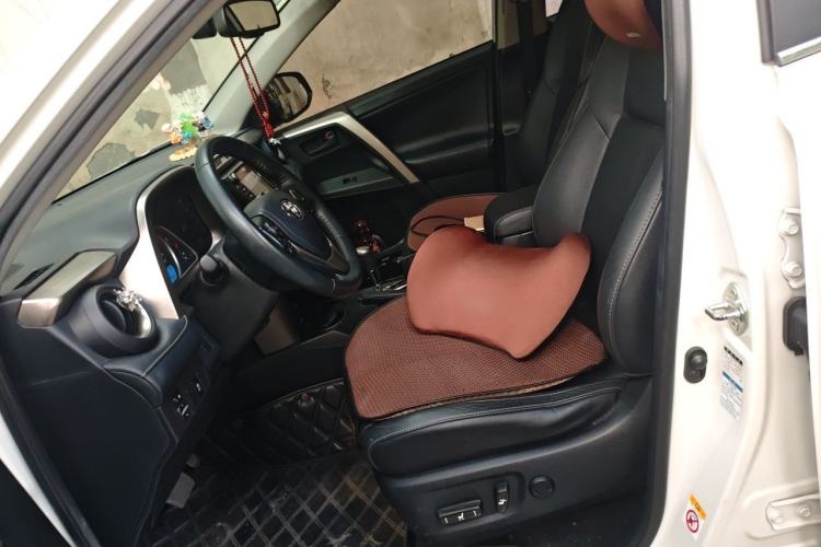 Used Toyota RAV4 2015 2.5L Automatic 4x4 Elite Edition Left Front Seat