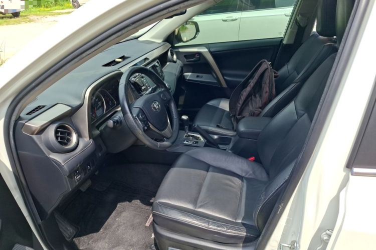 Used Toyota RAV4 2015 2.5L Automatic 4x4 Elite Edition Left Front Seat