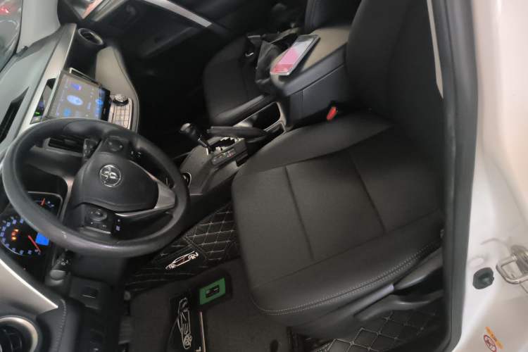 Used Toyota RAV4 2015 2.0L CVT Two-Wheel Drive Fashion Edition Left Front Seat