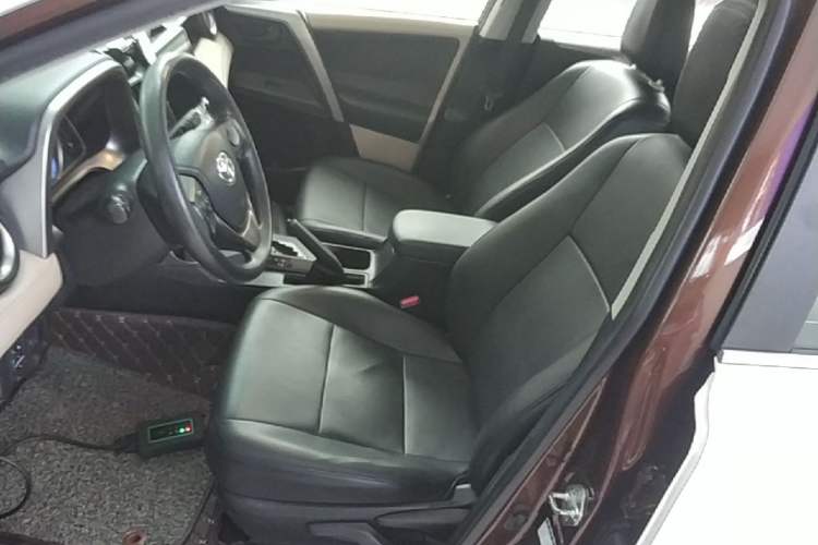 Used Toyota RAV4 2015 2.0L CVT Two-Wheel Drive Fashion Edition Left Front Seat