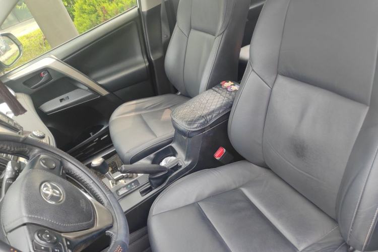 Used Toyota RAV4 2015 2.5L Automatic 4x4 Elite Edition Left Front Seat