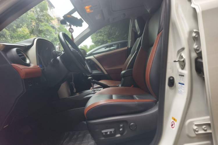 Used Toyota RAV4 2015 2.5L Automatic 4x4 Elite Edition Left Front Seat