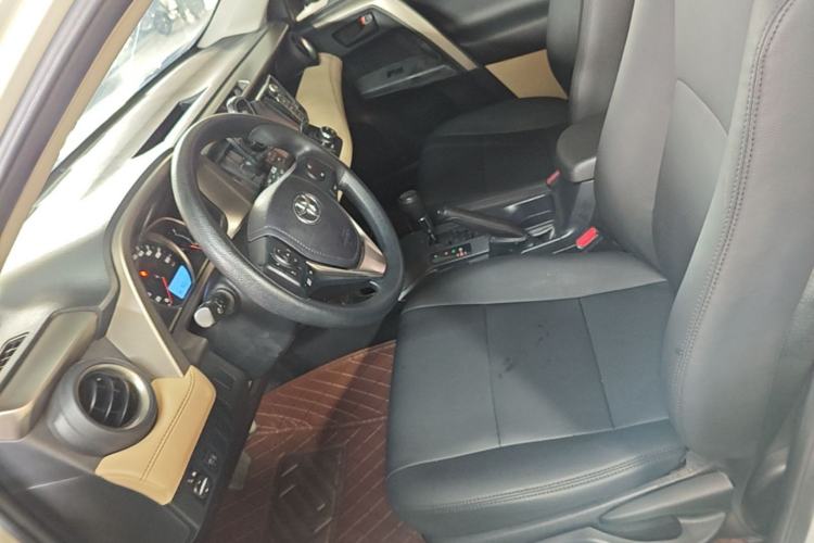 Used Toyota RAV4 2015 2.0L CVT Two-Wheel Drive Fashion Edition Left Front Seat