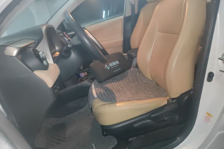 Used Toyota RAV4 2015 2.0L CVT Two-Wheel Drive Fashion Edition Left Front Seat