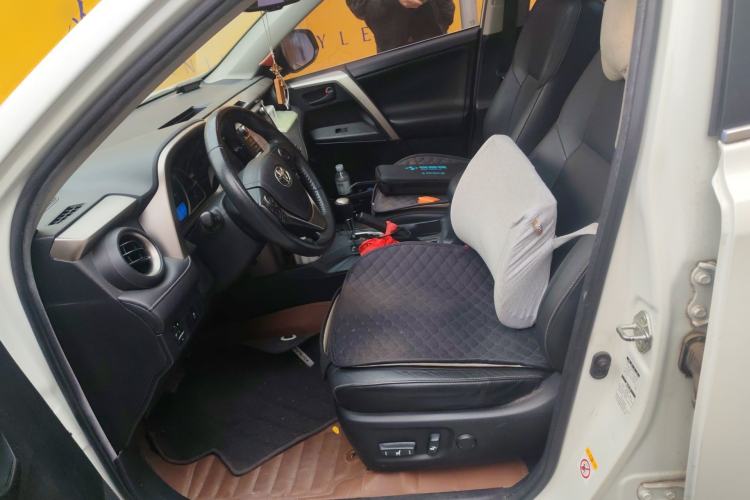 Used Toyota RAV4 2015 2.5L Automatic 4x4 Elite Edition Left Front Seat