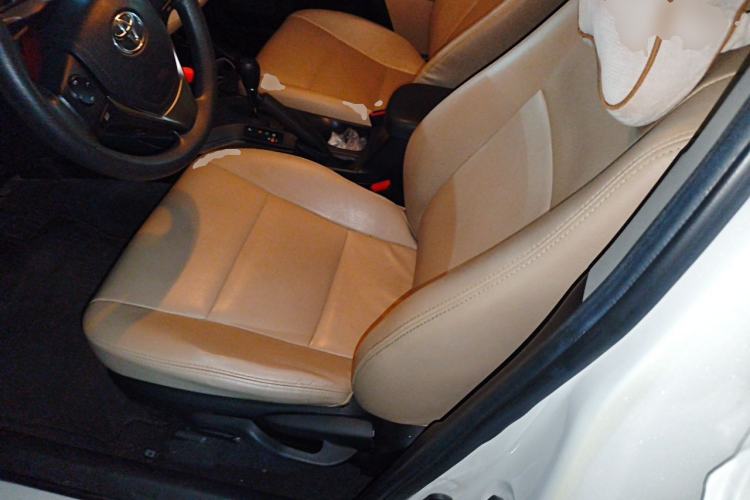 Used Toyota RAV4 2015 2.0L CVT Two-Wheel Drive Urban Edition Left Front Seat