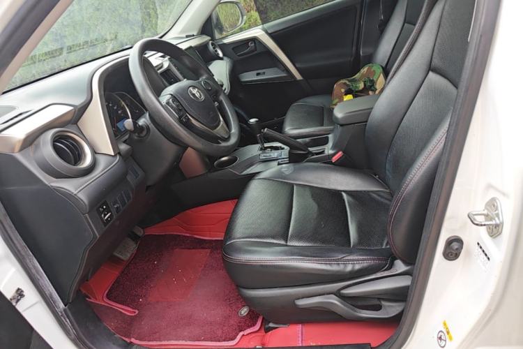 Used Toyota RAV4 2015 2.0L CVT Two-Wheel Drive Fashion Edition Left Front Seat